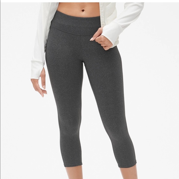 Gap Fit Charcoal Gray Capri Leggings 